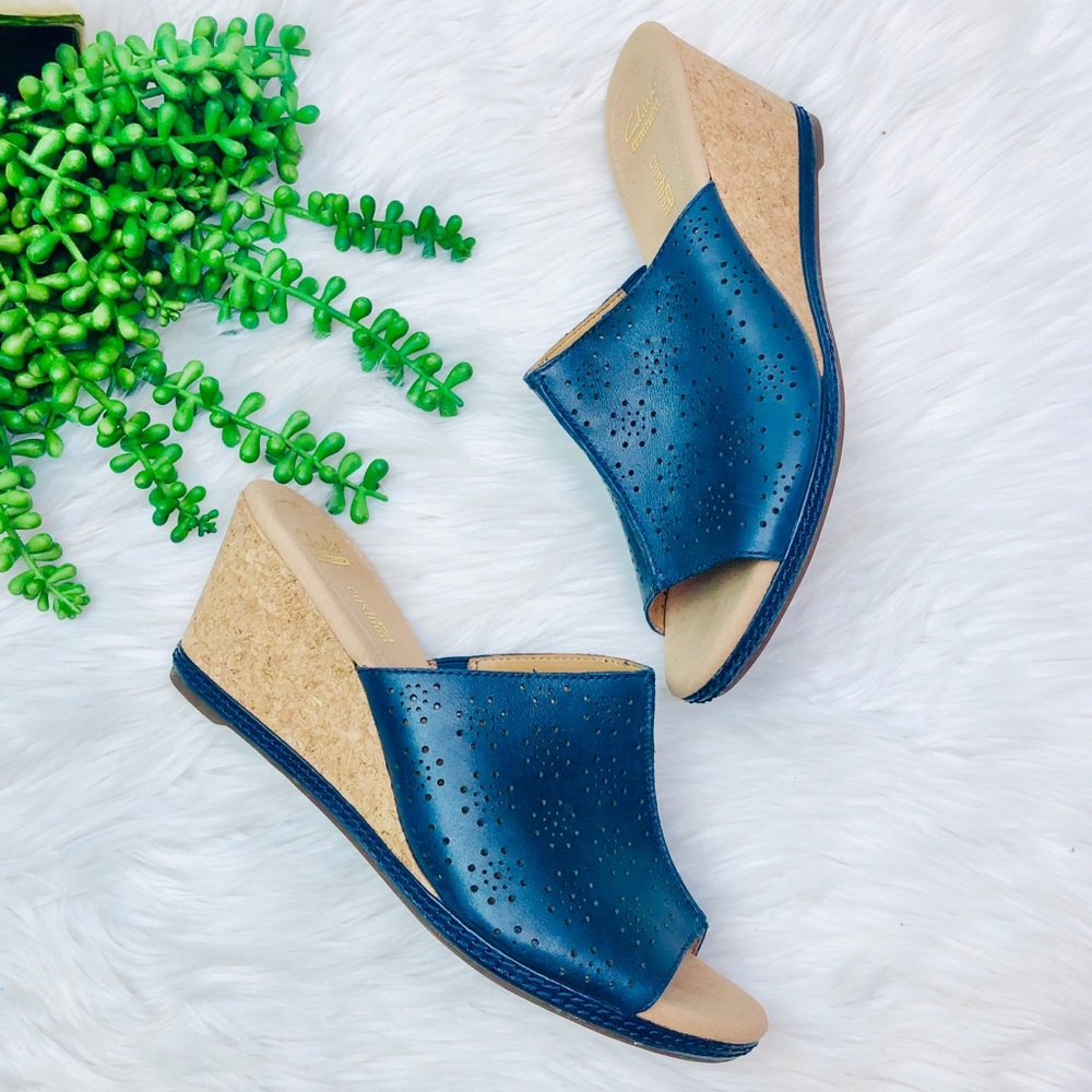 Clarks•Soft Cushion Navy Blue Perforated Wedges